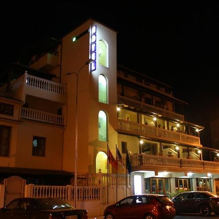Hotel Martini Vlorë Eksteriør billede
