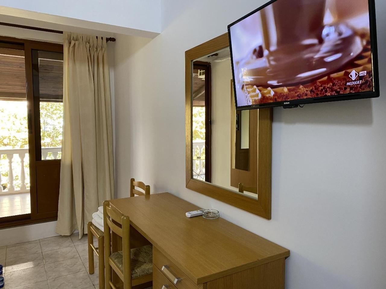 Hotel Martini Vlorë Eksteriør billede