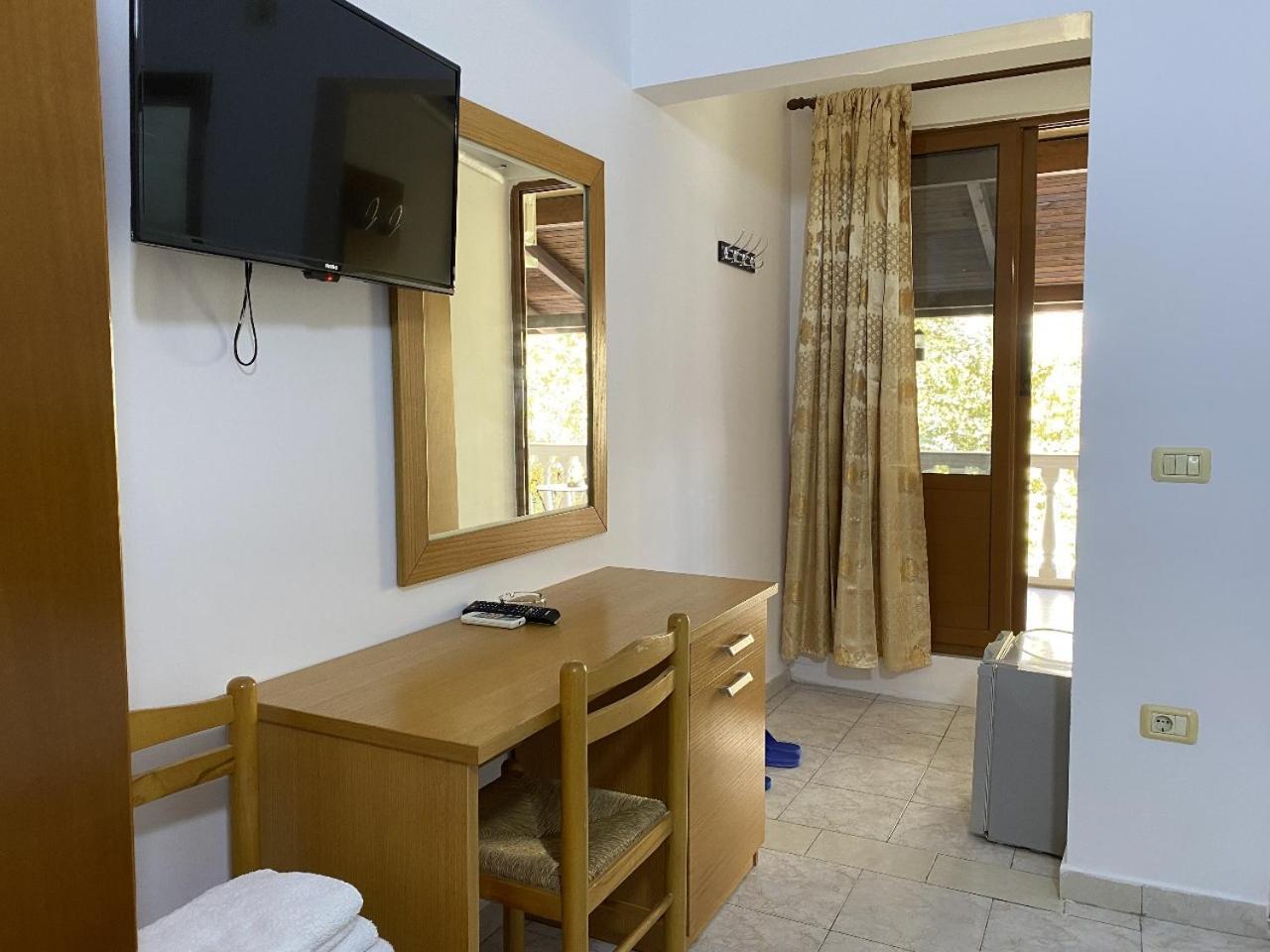 Hotel Martini Vlorë Eksteriør billede