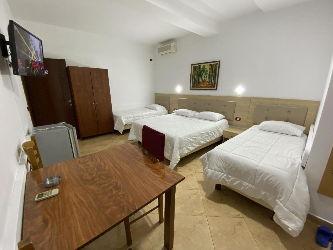 Hotel Martini Vlorë Eksteriør billede