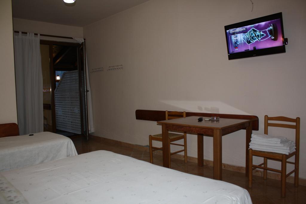 Hotel Martini Vlorë Værelse billede